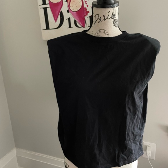 Aritzia Babaton Shoulder Pad Tank - Picture 3 of 3